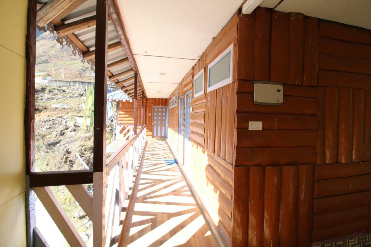 Delight Royal Lachung Exterior foto